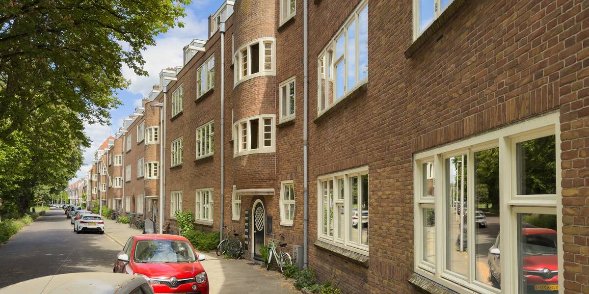 Link naar foto in Flickr: zicht in de straat Rembrandtkade.