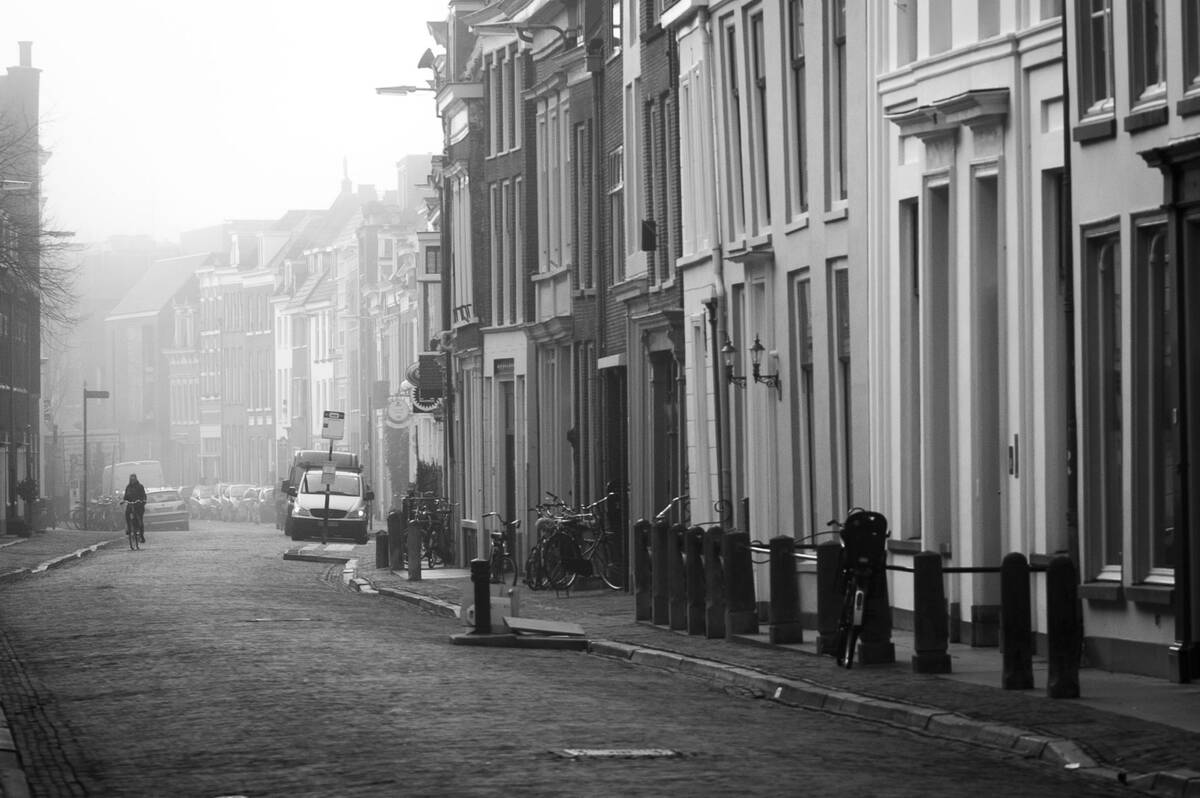 Lange Nieuwstraat in de mist