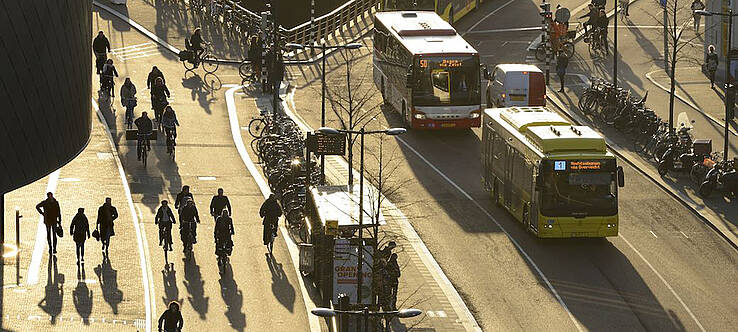 foto van tramhalte jaarbeursplein